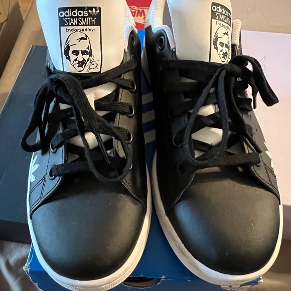 Adidas - Picture 4 of 9